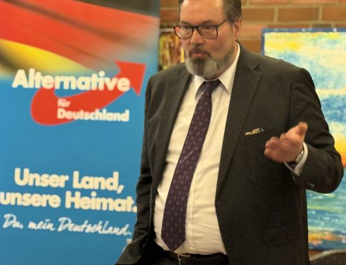 Volles Dorfhaus Maschen – AfD-Fraktionschef Wichmann beeindruckt Bürger